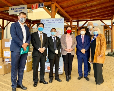 COVID-19 fight: Czech Minister of Foreign Affairs thanks Vietnamese community