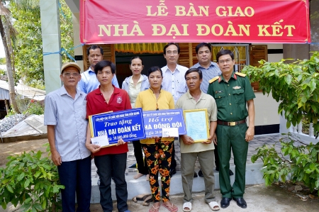 KUFO hands over new houses for poor Khmer households in Kien Giang