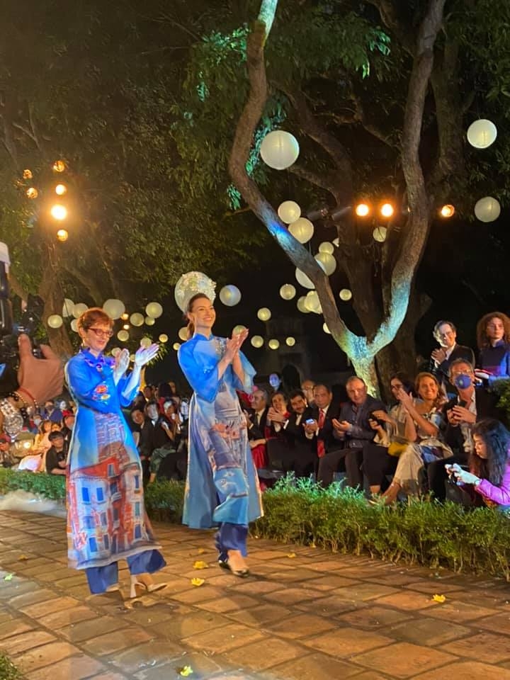 More than 600 Ao Dai designs take stage in Hanoi