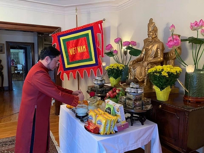 Online worship ceremony held in Canada to commemorate legendary ancestors of Vietnam