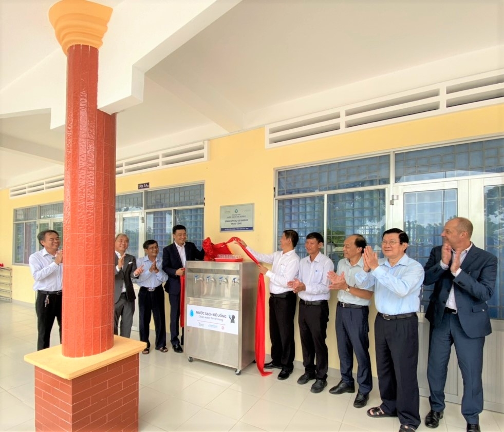 49 water filtrations and 100 scholarships granted to schools in remote rural area of Long An