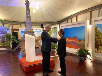 Vietnamese Film Director Receives French Distinction