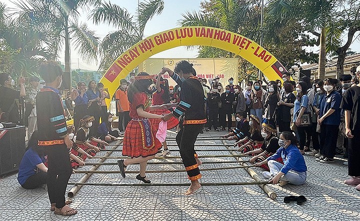 Traditional New Year of Neighbouring Countries Celebrated in Vietnam's Localities
