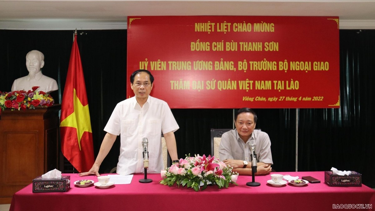 Foreign Minister Bui Thanh Son Begins Visit to Laos