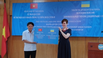covid 19 fight vietnamese embassy presents gift to south africas hard hit province