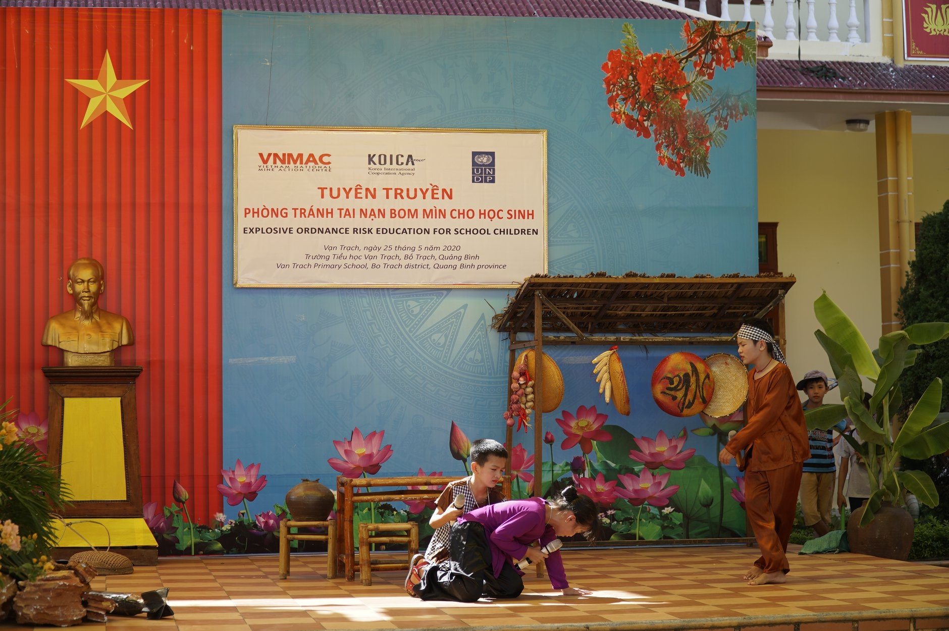 covid 19 aid packages provided to over 9100 uxo survivors in vietnams two central provinces