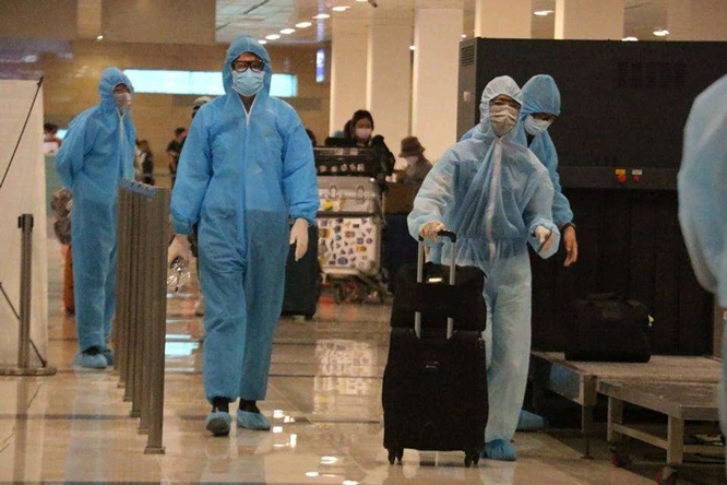 Over 300 stranded Vietnamese fly home from Singapore over 300 stranded vietnamese fly home from singapore