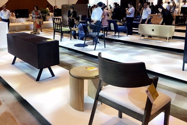 canada imposes anti dumping duties on vietnams upholstered seats