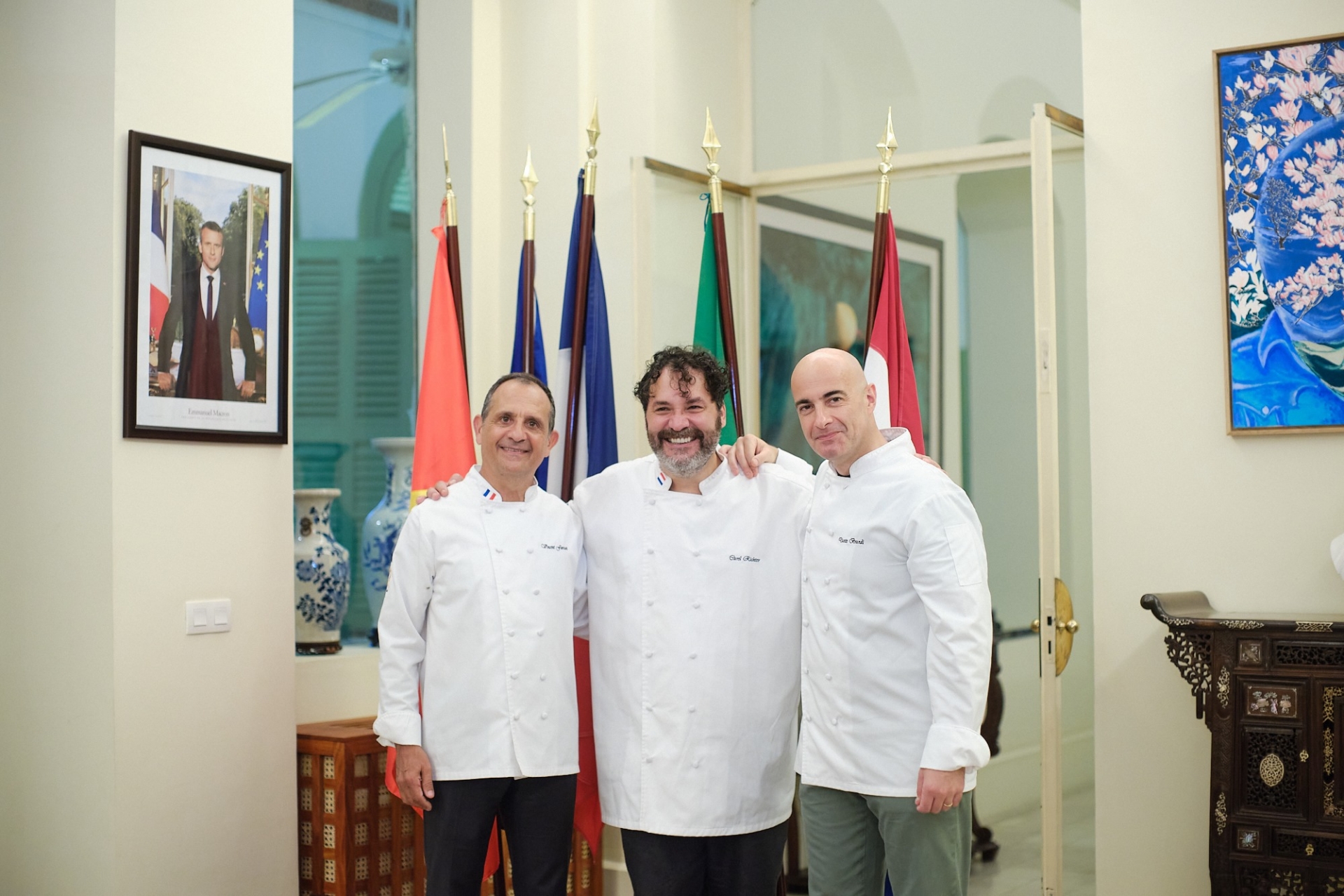 Diplomats cooking for charity activities