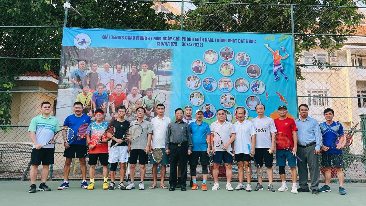 Vietnamese Communities in Four Southern-Laos Provinces Host Football Event