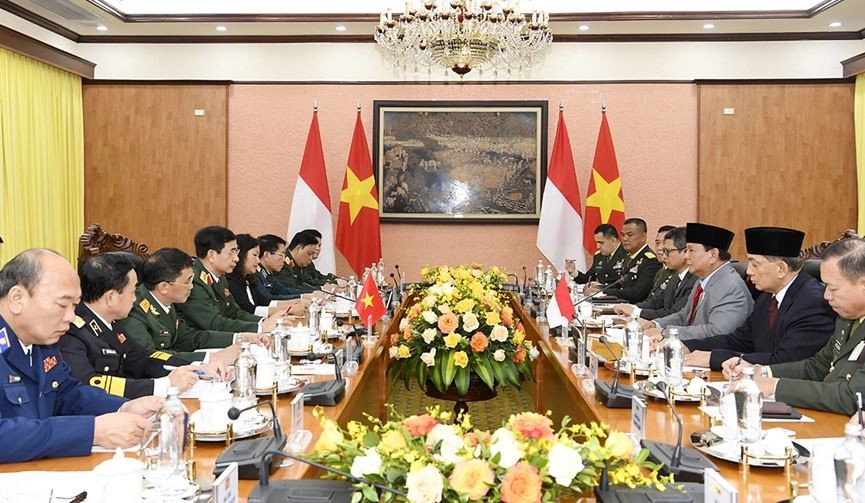 Vietnam, Indonesia Defense Ministries Agree to Intensify Relations