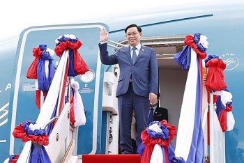 National Assembly Chairman Visits Laos to Strengthen Solidarity