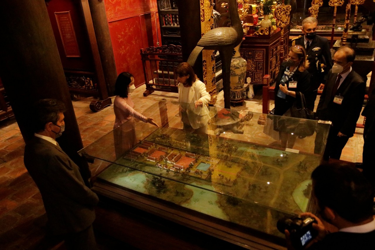 A Brief Look at Greek President's Eventful Visit to  Vietnam