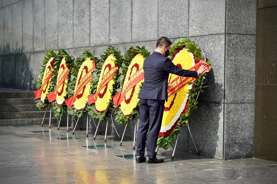 Singapore Parliament Speaker Flies Away after Official Visit to Vietnam