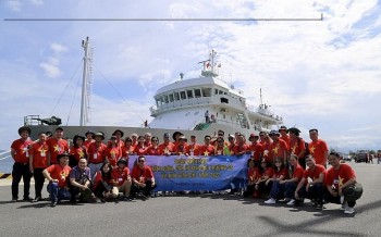 Overseas Vietnamese Visit Truong Sa Island, DK1 Platform in 2022 Trip