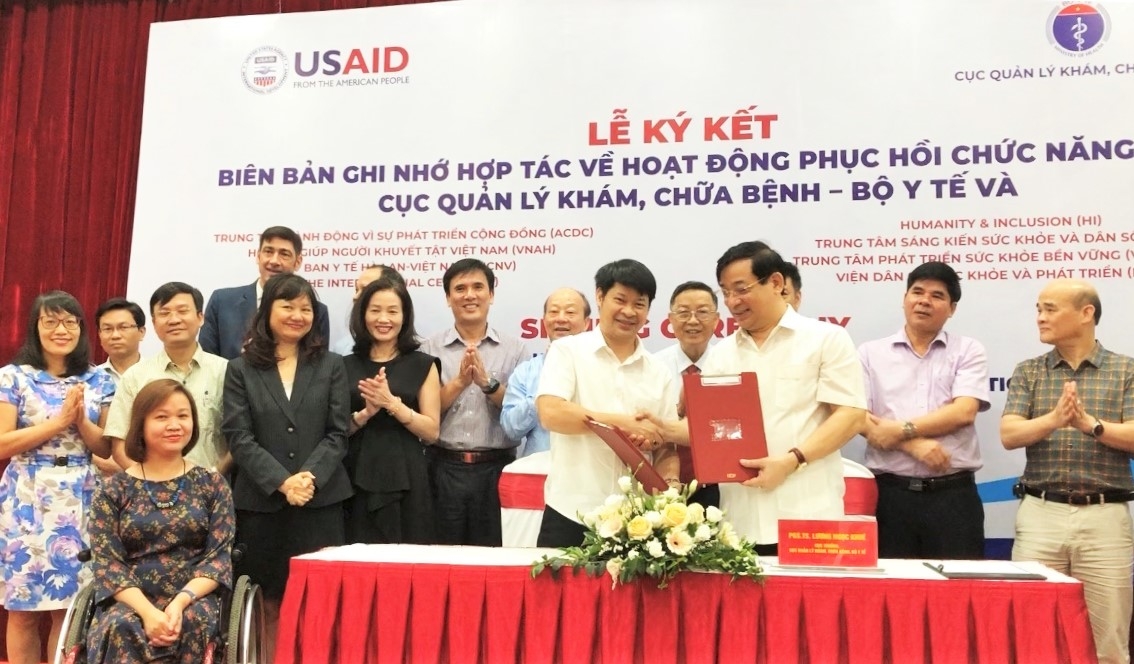 eight ngos support vietnam improving rehabilitation activities