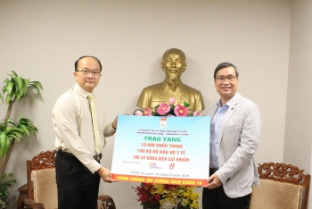 presenting medical supplies in support of singapore against covid 19 epidemic