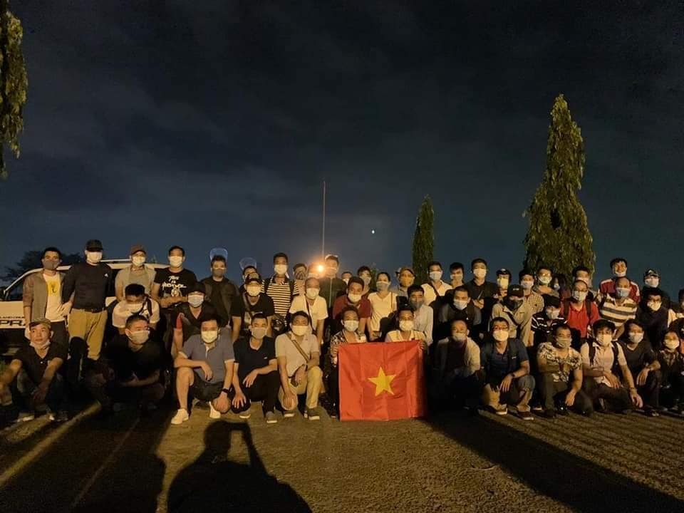 over 130 vietnamese from africa malaysia safely return home