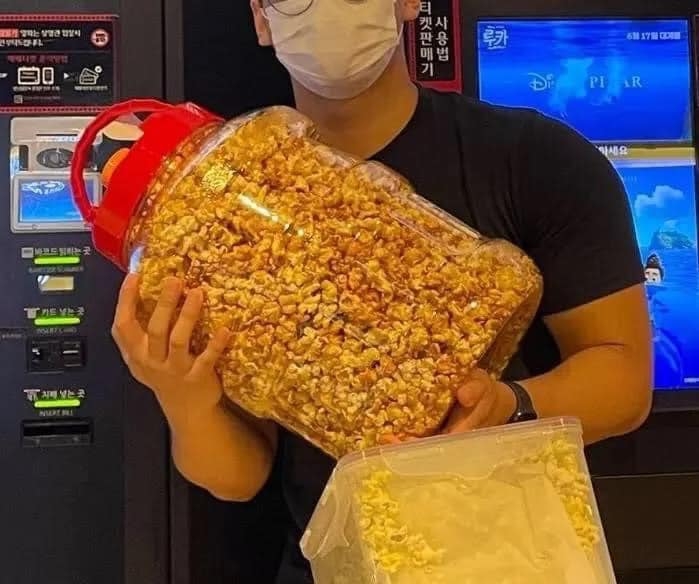 World Environment Day: Korean movie goers use kimchi jars, buckets...to buy popcorns