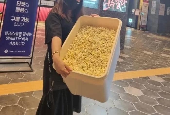 World Environment Day: Korean movie goers use kimchi jars, buckets...to buy popcorns
