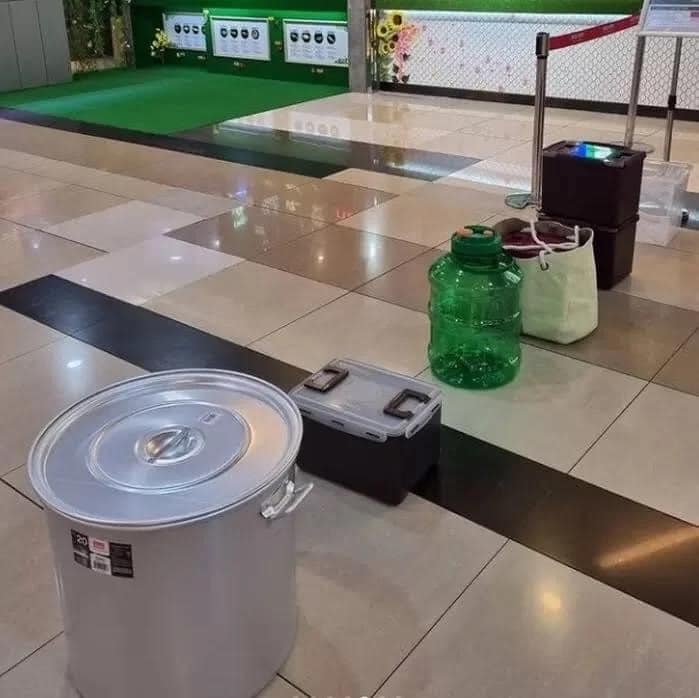 World Environment Day: Korean movie goers use kimchi jars, buckets...to buy popcorns