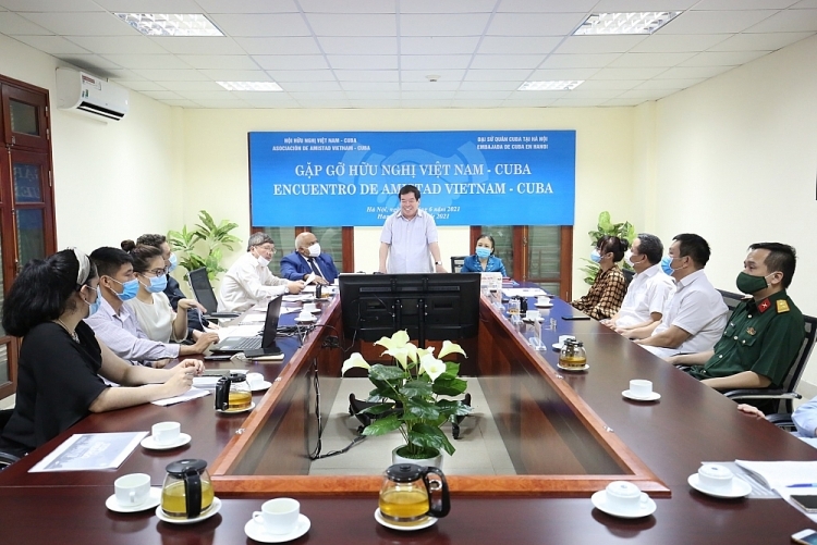 Vietnamese alumni assist Cuba combat Covid-19