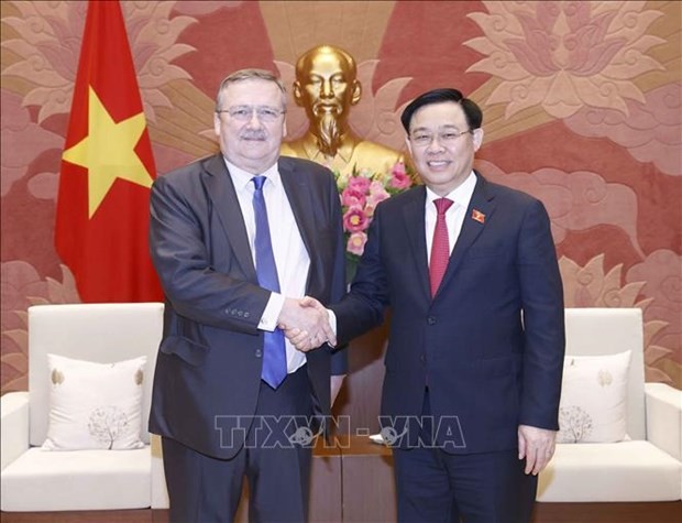 Top legislator Receives Several Ambassadors