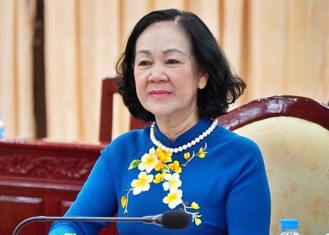 Vietnamese Party Delegation Busy in Trip to Laos