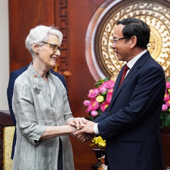 US Deputy Secretary of State Visits Ho Chi Minh City