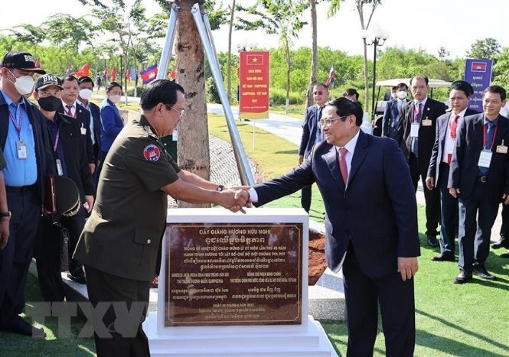 Vietnam, Cambodia Celebrate Important Milestone in Joint Victory over Pol Pot Regime