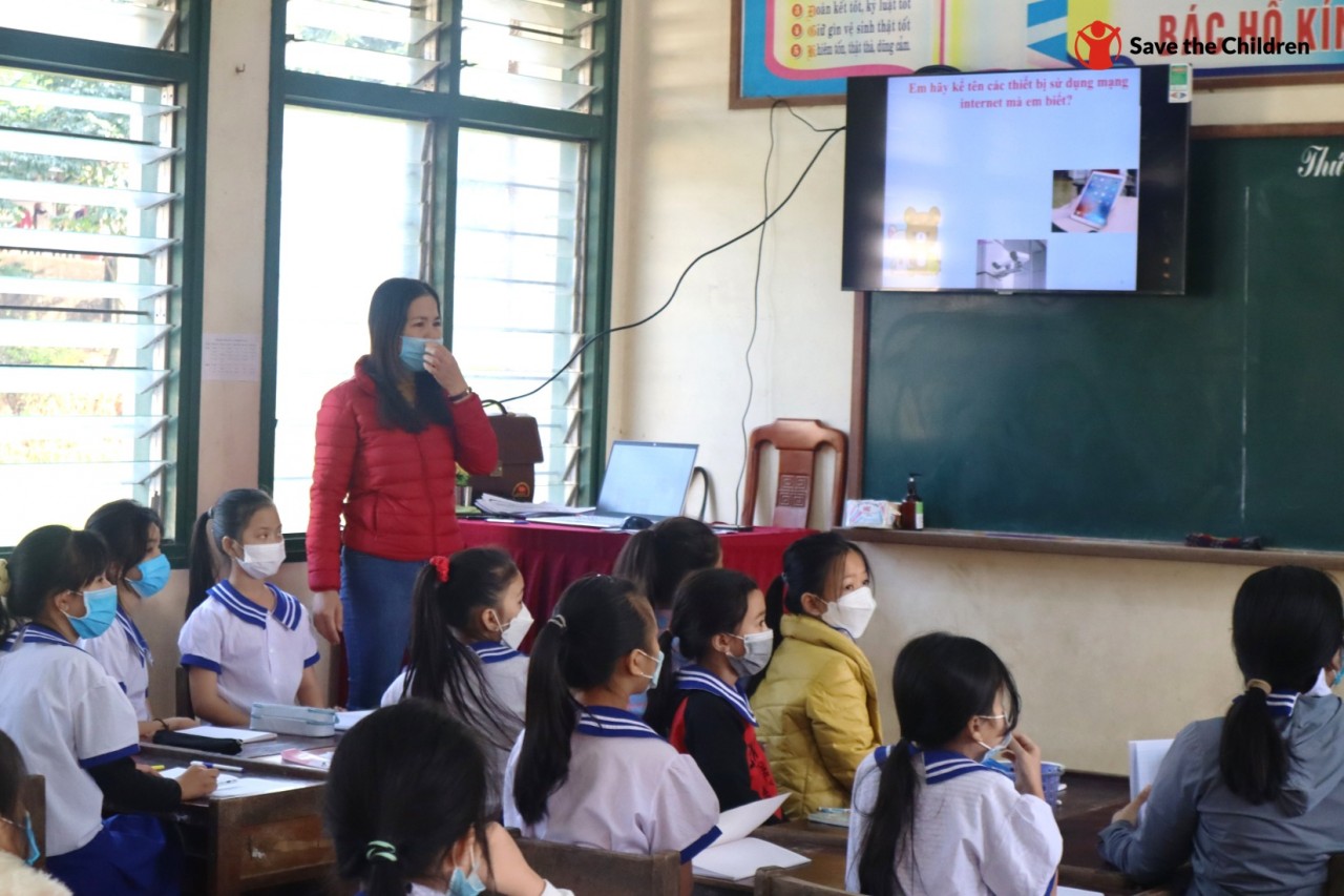 5000 students in quang binh return to school with support from save the children