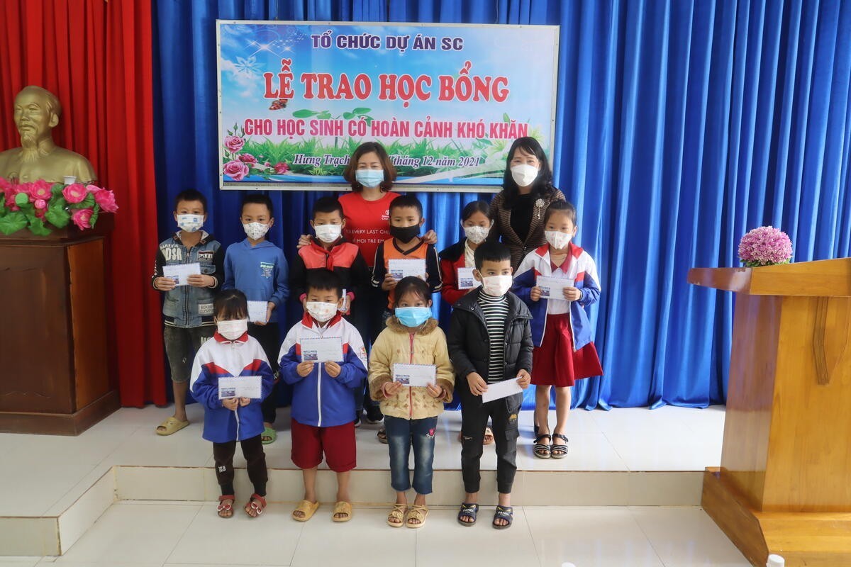 200 students have received scholarships to help them maintain school even in the most difficult situations.