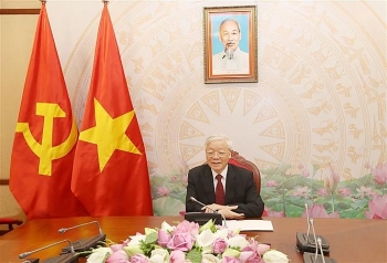 vietnamese and cambodian leaders compare notes on bilateral ties