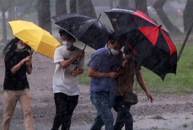 Nearly 7,000 Korean people displaced by torrential rains, Vietnam sends condolences