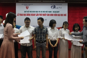 vesaf to award 156 scholarships hue students