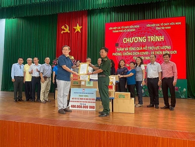 HUFO assists Tay Ninh provincial Border Guard in combating COVID-19