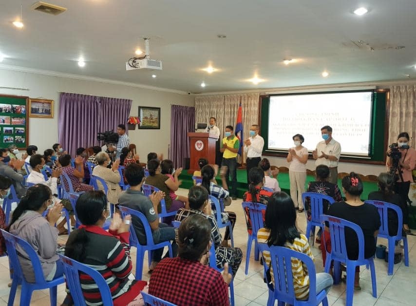 relief delivered to vietnamese origin people in cambodia amid covid 19