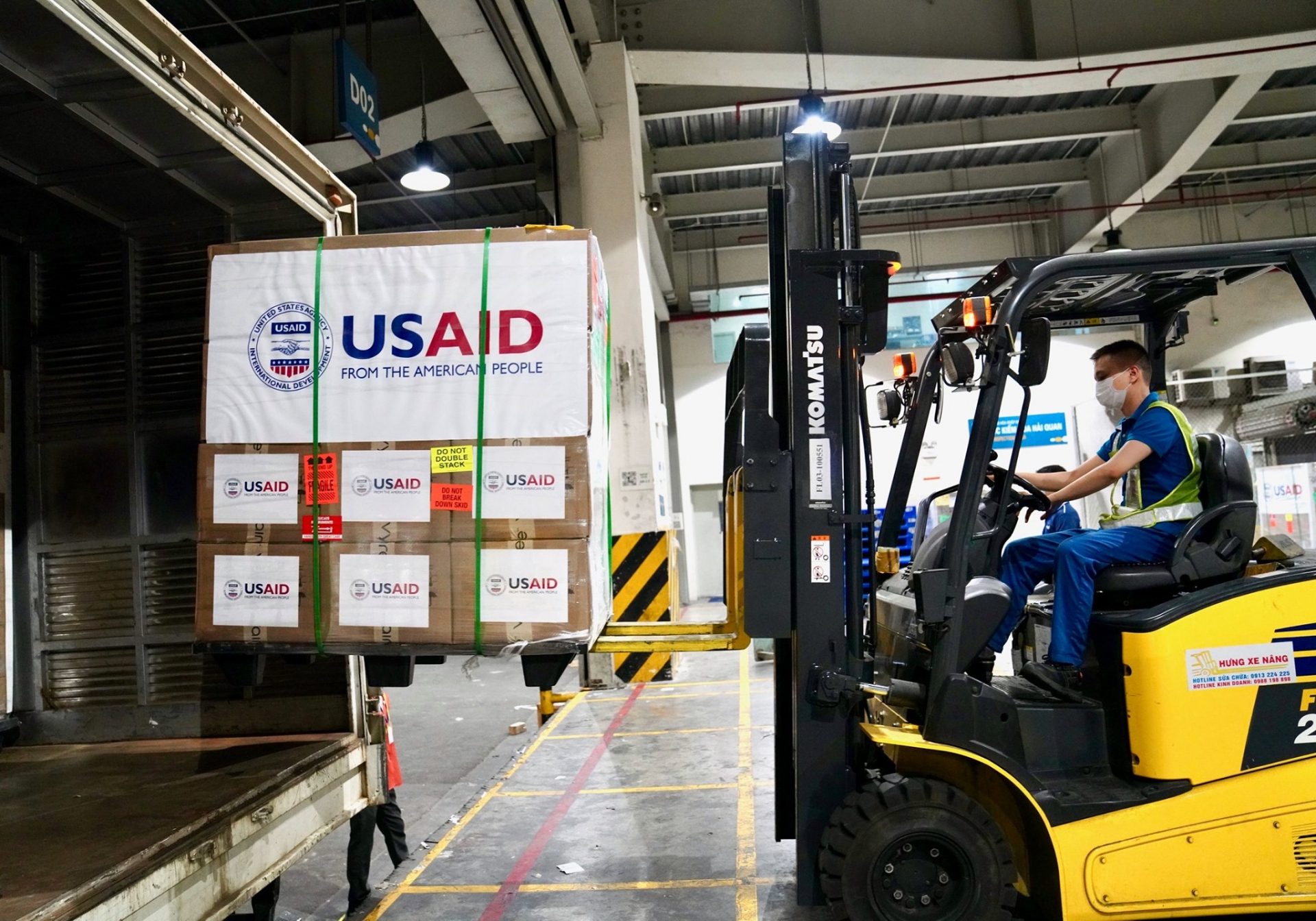 us provides 100 brand new ventilators to vietnam to support covid 19 response