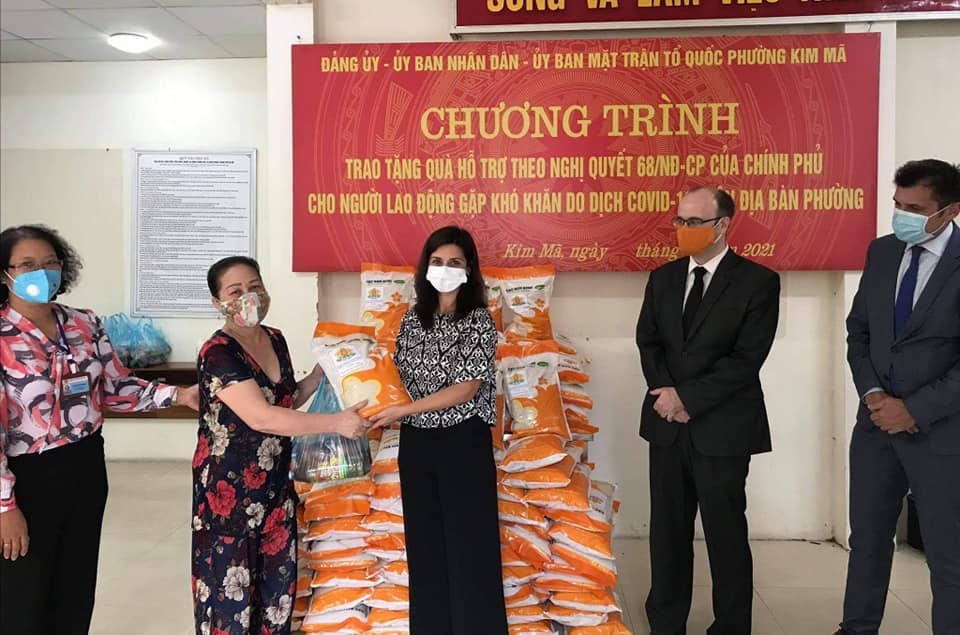 Foreign embassies support Vietnam's Covid fight on National Day