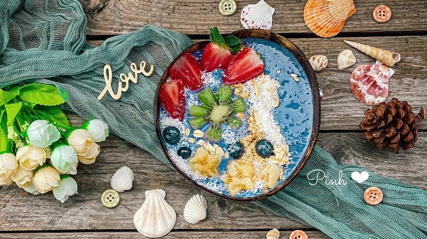 Simple Smoothie Recipes to Boost Your Mood During Lockdown