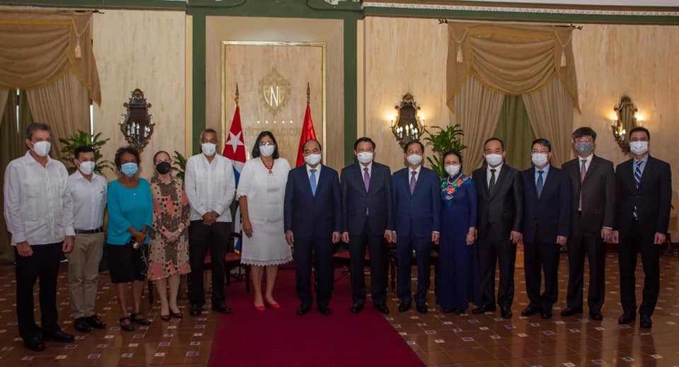President Starts His First Day in Cuba meeting leaders of Friendship Organisations, Vietnamese Expats