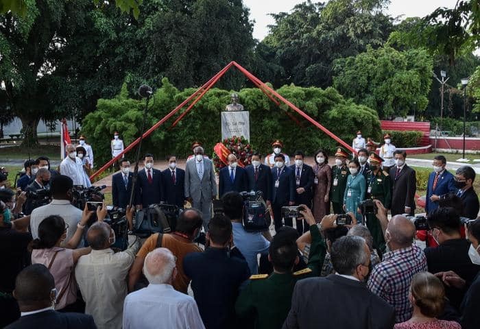 Vietnamese President Honoured with The Noblest Reward of Cuban State