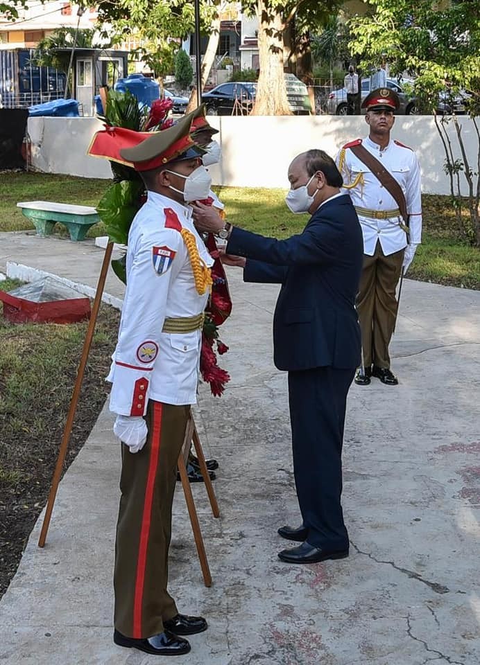 Vietnamese President Honoured with The Noblest Reward of Cuban State