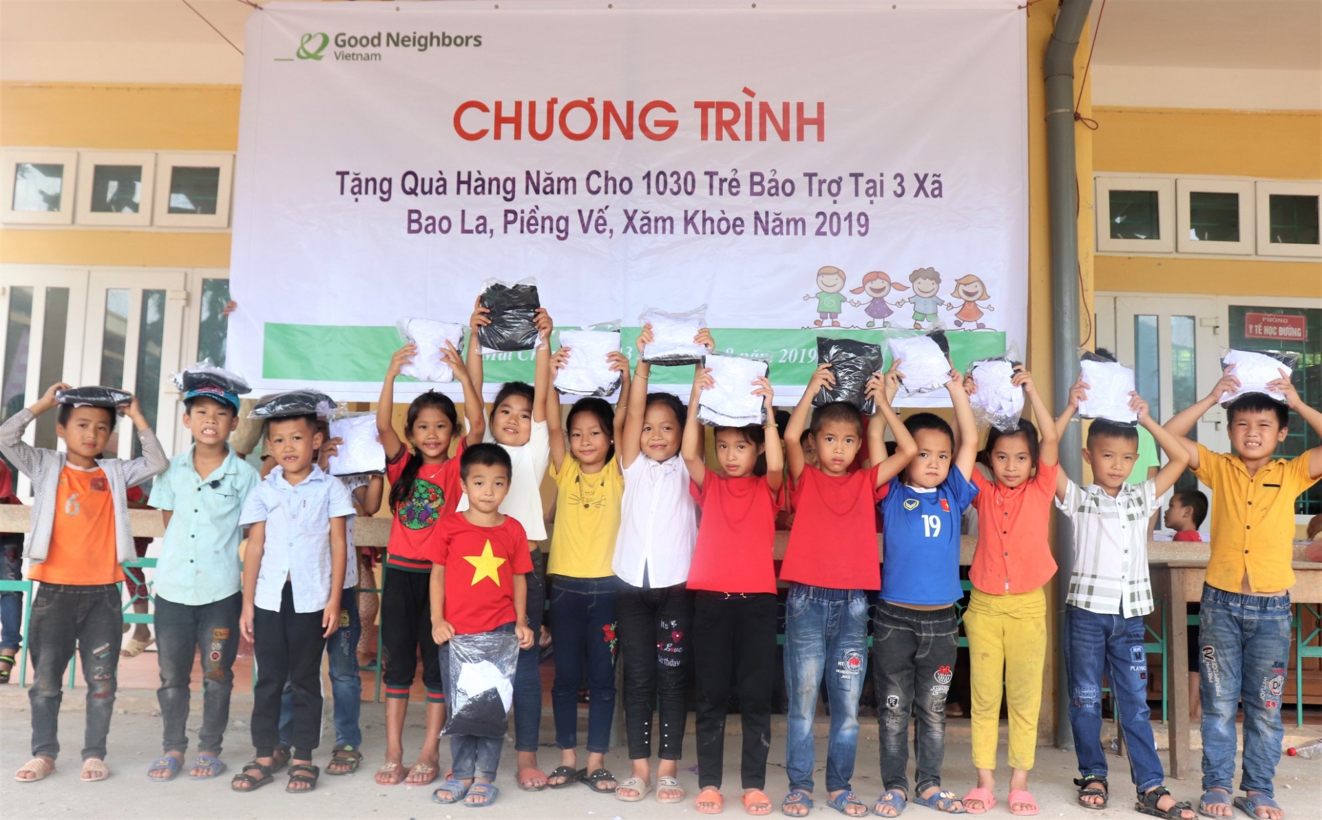 over 10000 sponsored children received annual gifts from roks ngo