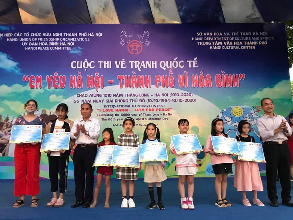 More than 300 local, foreign children join painting contest on hanoi
