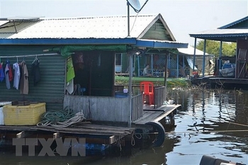 usd 27050 raised for vietnamese cambodians living on tonle sap water