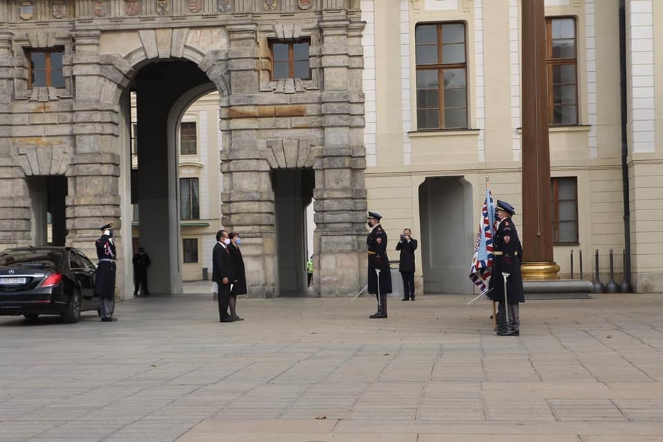 Vietnamese ambassador presents credentials to czech president