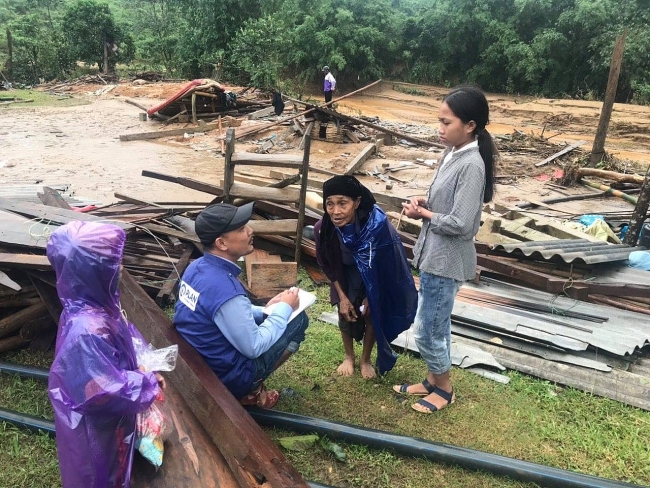 Help pouring in for flood-relief efforts in central Vietnam