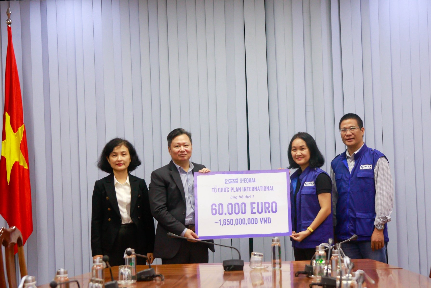 plan international provides aid for flood hit residents in quang binh