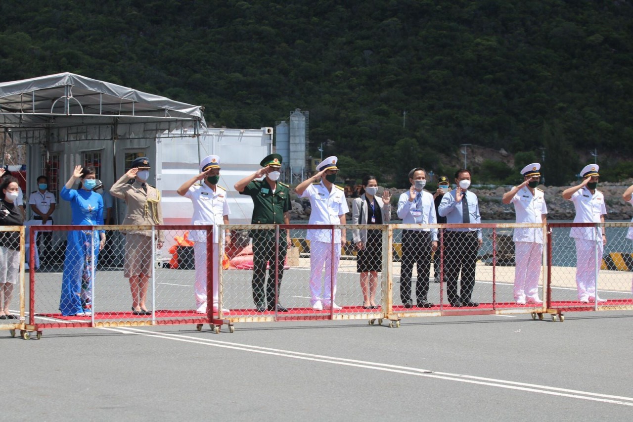 British Royal Navy ship HMS Richmond Arrives Vietnam